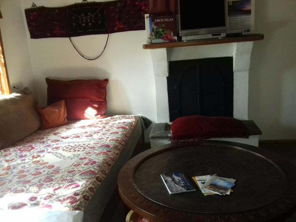 Traditional Rooms Karaouli 帕皮康 外观 照片