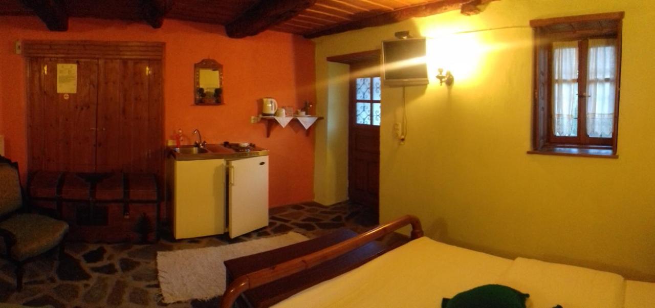 Traditional Rooms Karaouli 帕皮康 外观 照片