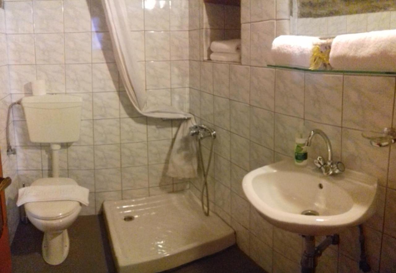 Traditional Rooms Karaouli 帕皮康 外观 照片