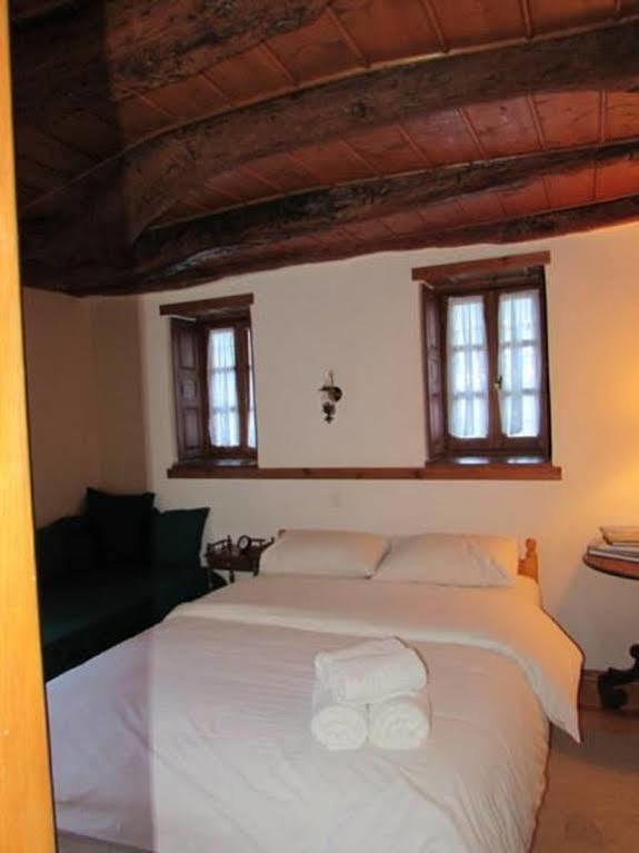 Traditional Rooms Karaouli 帕皮康 外观 照片